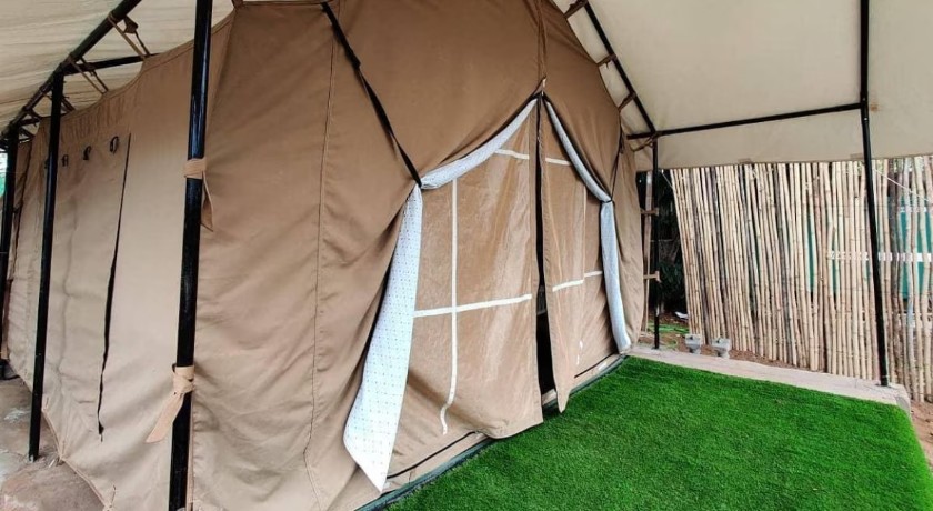 Hotel Lakeside Boheme Inn in Panvel