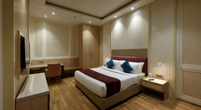 Palm Green Hotel and Resort in Delhi