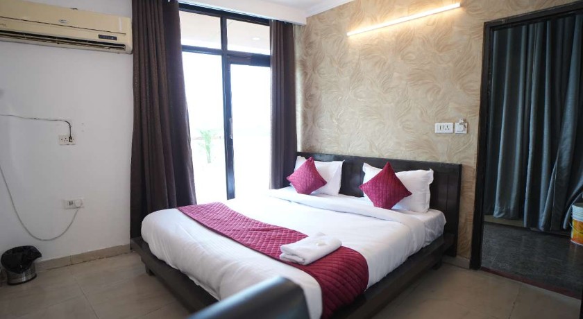 Golden Palm Residency in Delhi