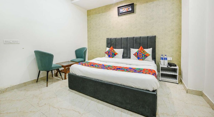 Hotel Kavya Inn - Near The Mall Of Faridabad in Faridabad