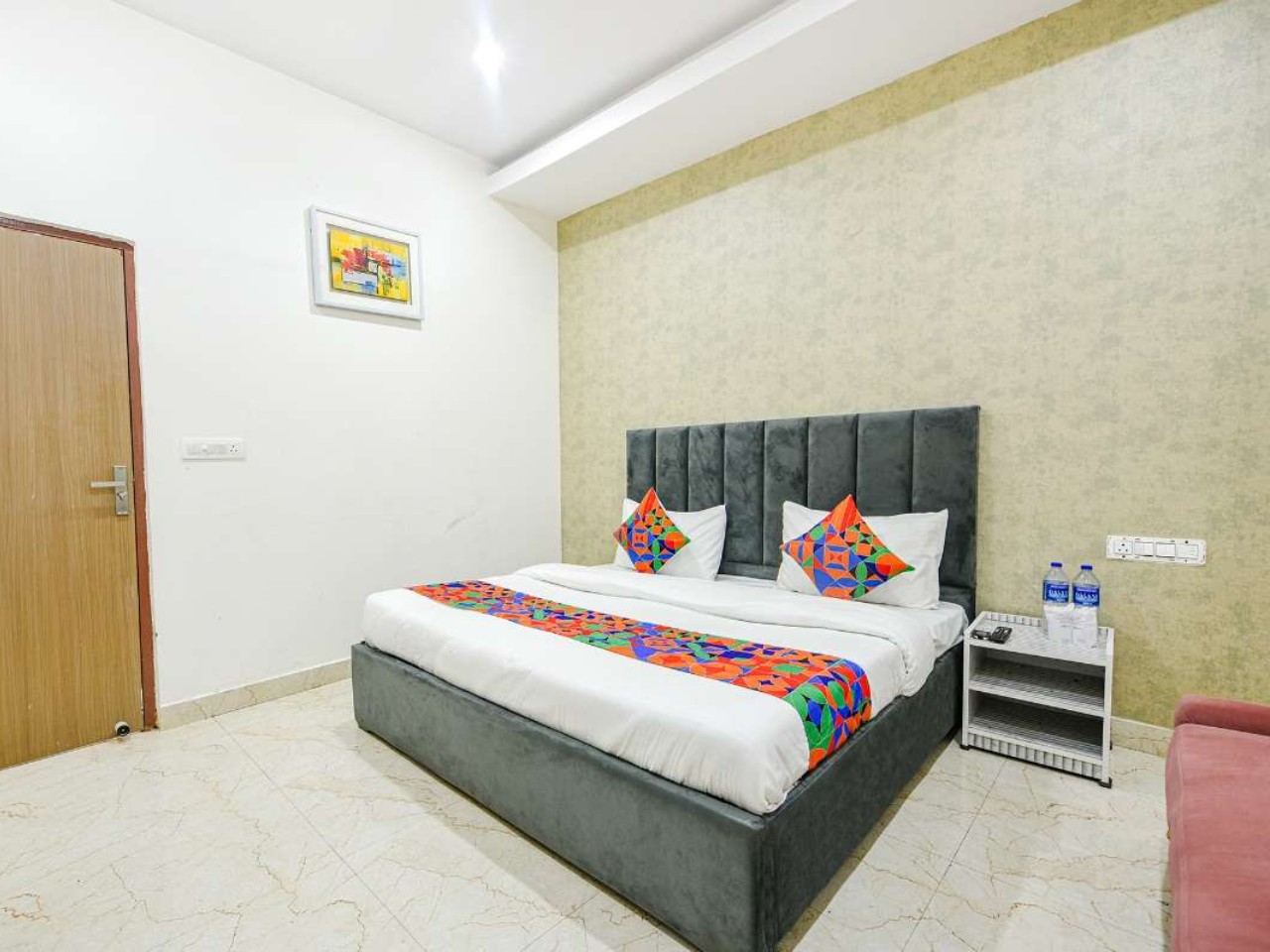 Hotel Kavya Inn - Near The Mall Of Faridabad in Faridabad