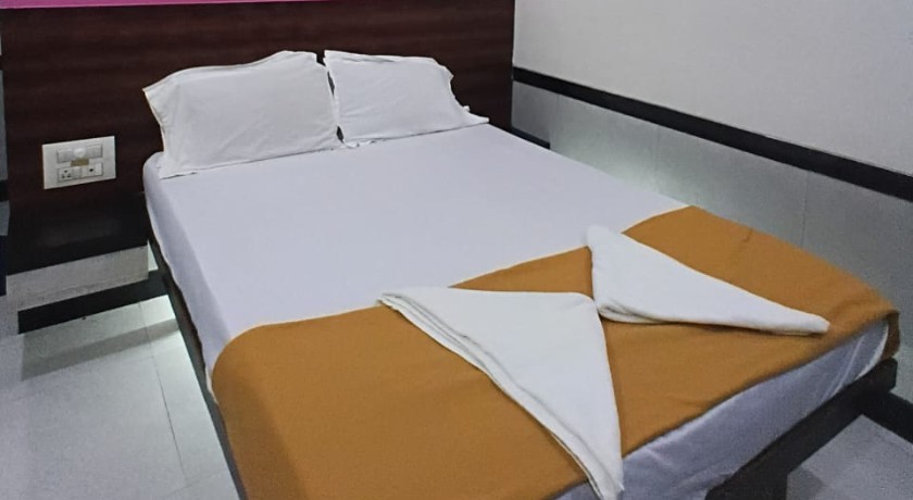 Hotel Shree Shlok Residency in Mumbai