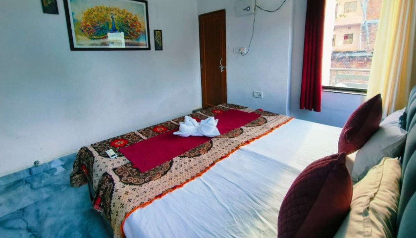 Hotel Glory Residency and Cafe in Varanasi