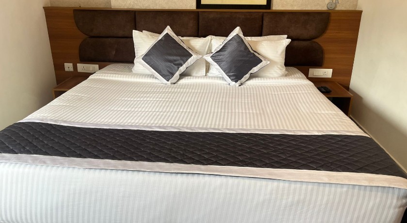 Sabus Grand Royale Hotel in Thiruvananthapuram