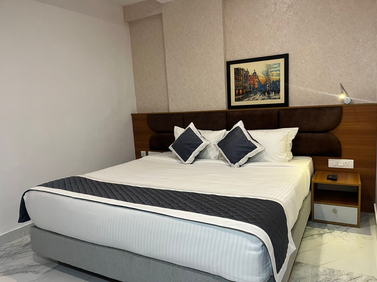 Sabus Grand Royale Hotel in Thiruvananthapuram
