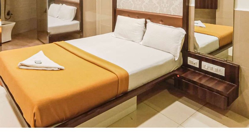 Hotel Gurukrupa NX Thane Station in Thane