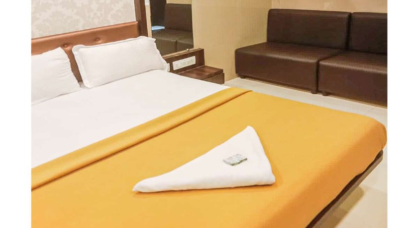 Hotel Gurukrupa NX Thane Station in Thane