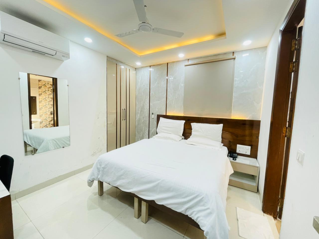 Flourish Stay Saket Near Max Hospital in Delhi