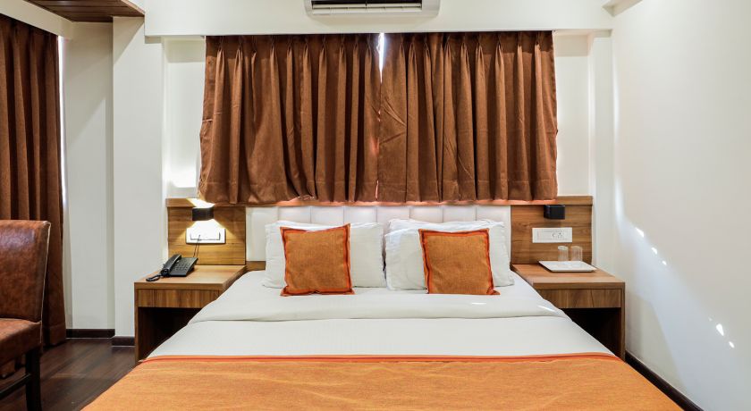 Hotel Ratna Mahal in Mumbai