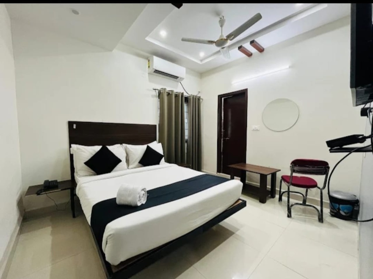 White House Leo in Hyderabad