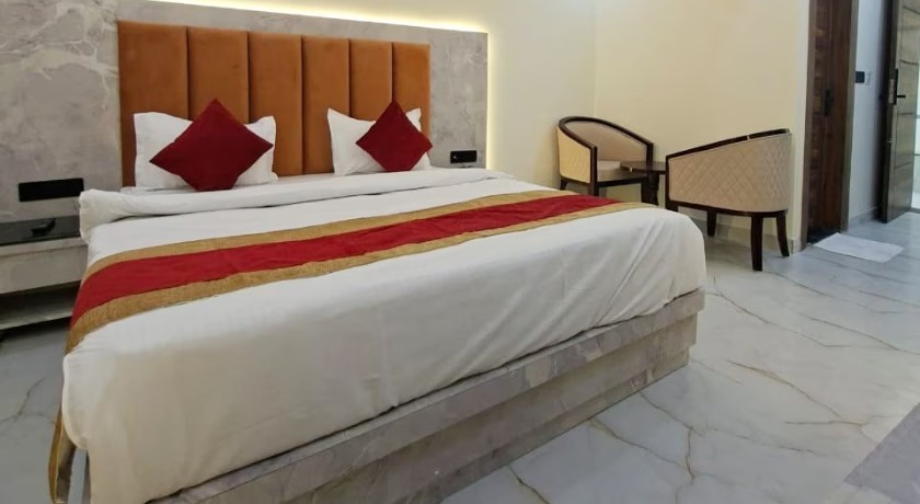 OPO Essential Skynex in Delhi