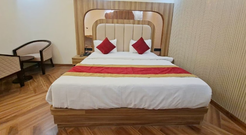 OPO Essential Skynex in Delhi