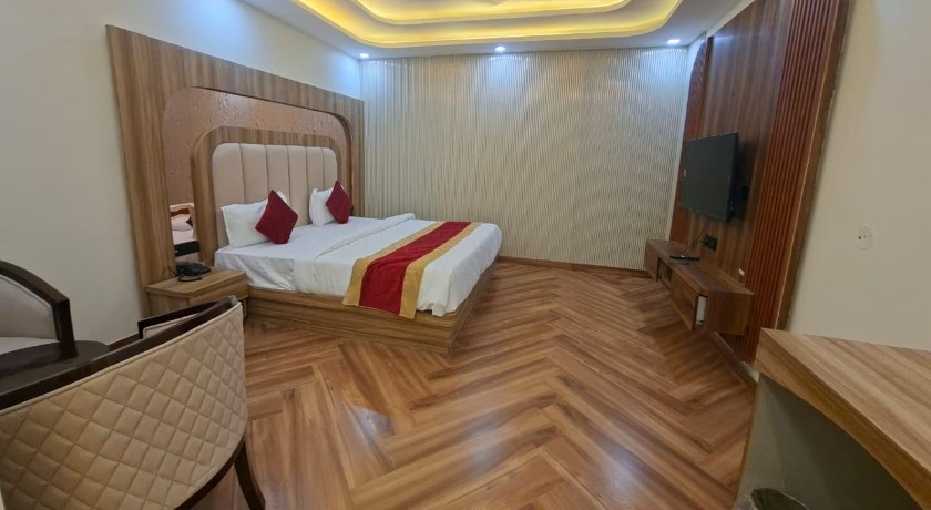 OPO Essential Skynex in Delhi