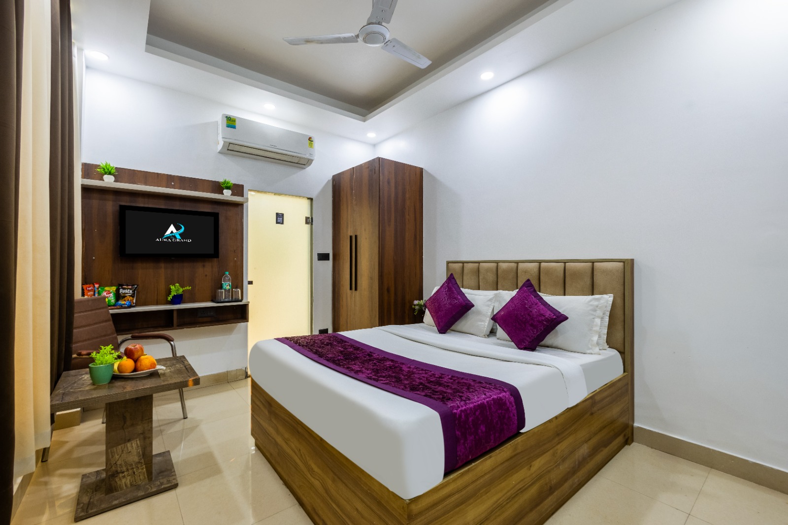 Hotel Aura Grand in Noida