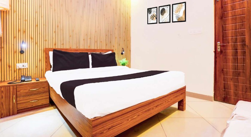 Hotel Blue Stone in Lucknow