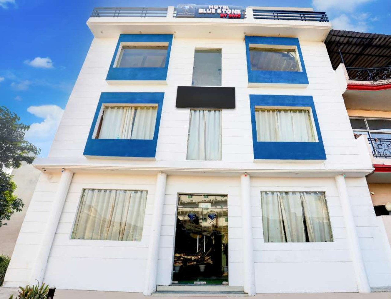 Hotel Blue Stone in Lucknow