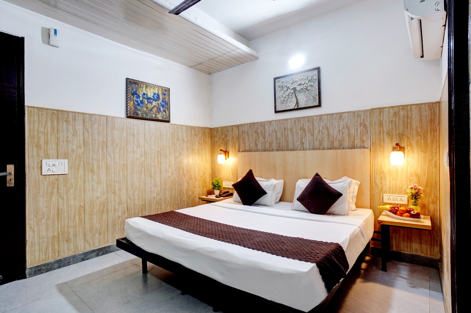 Hotel Vasundhra Grand in Ghaziabad