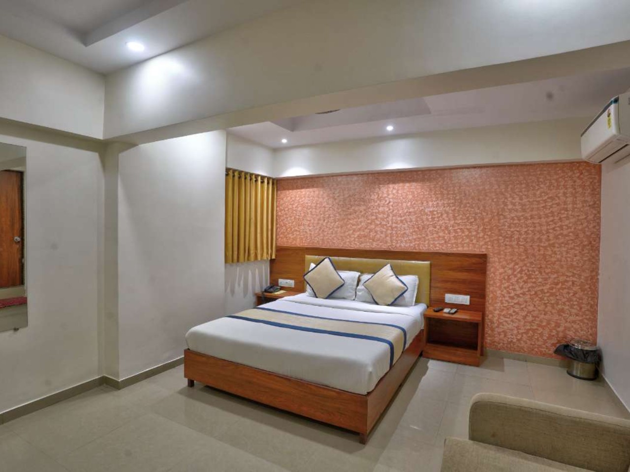 Hotel Saineel Residency in Mumbai