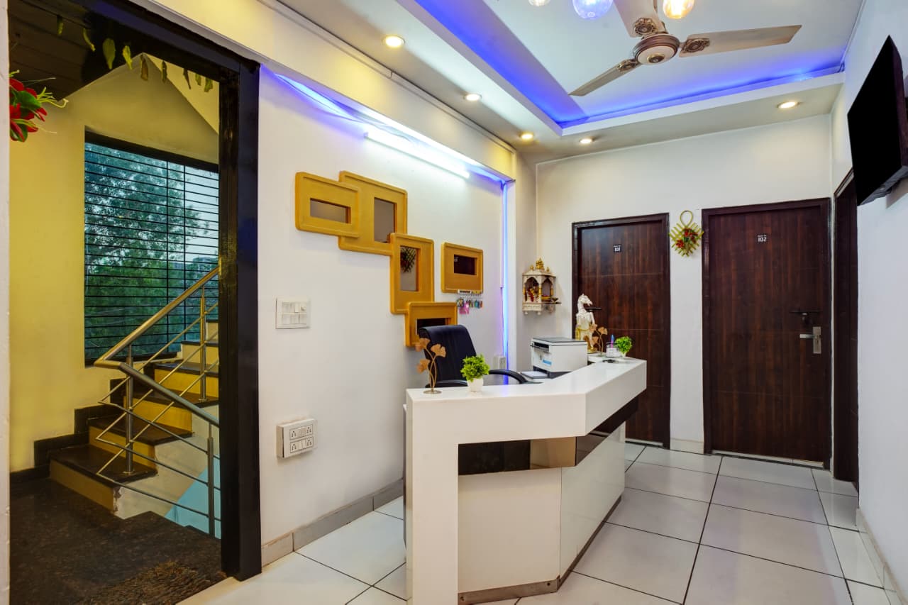 Hotel White in Ghaziabad