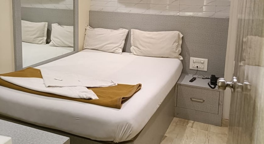 Om Sai Guest House in Mumbai