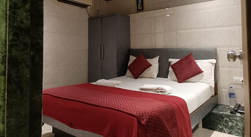 Om Sai Guest House in Mumbai