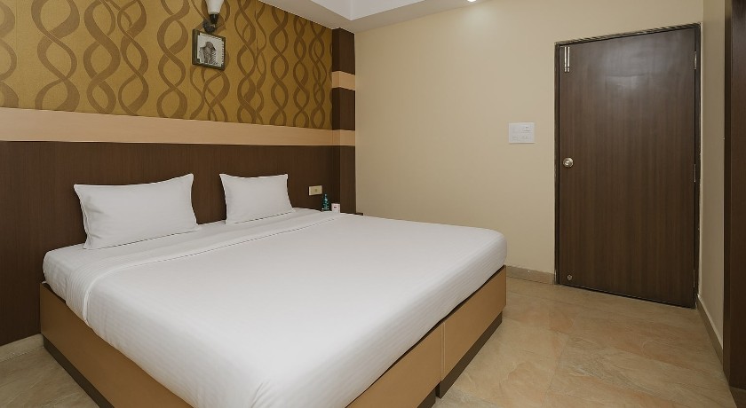 Hotel Royal Crystal Inn in Lucknow