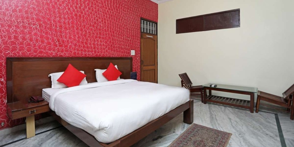 Hotel Shikhar Paradise in Lucknow