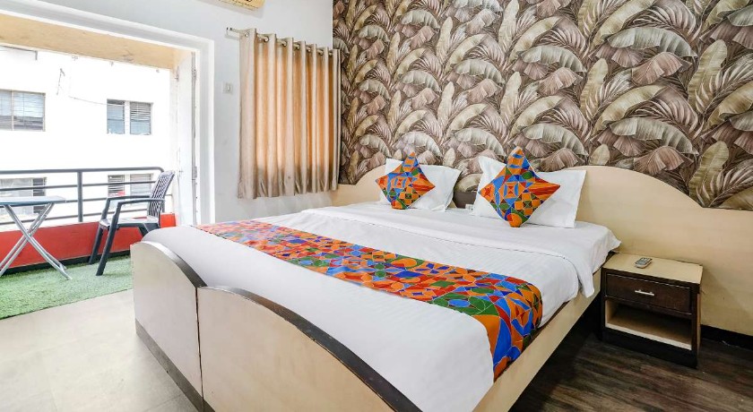 Hotel Saroj in Nashik