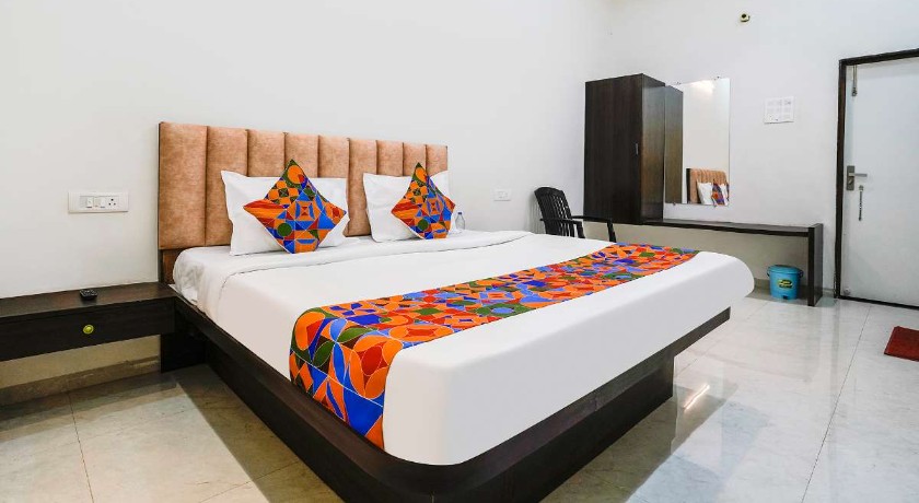 Hotel Saroj in Nashik