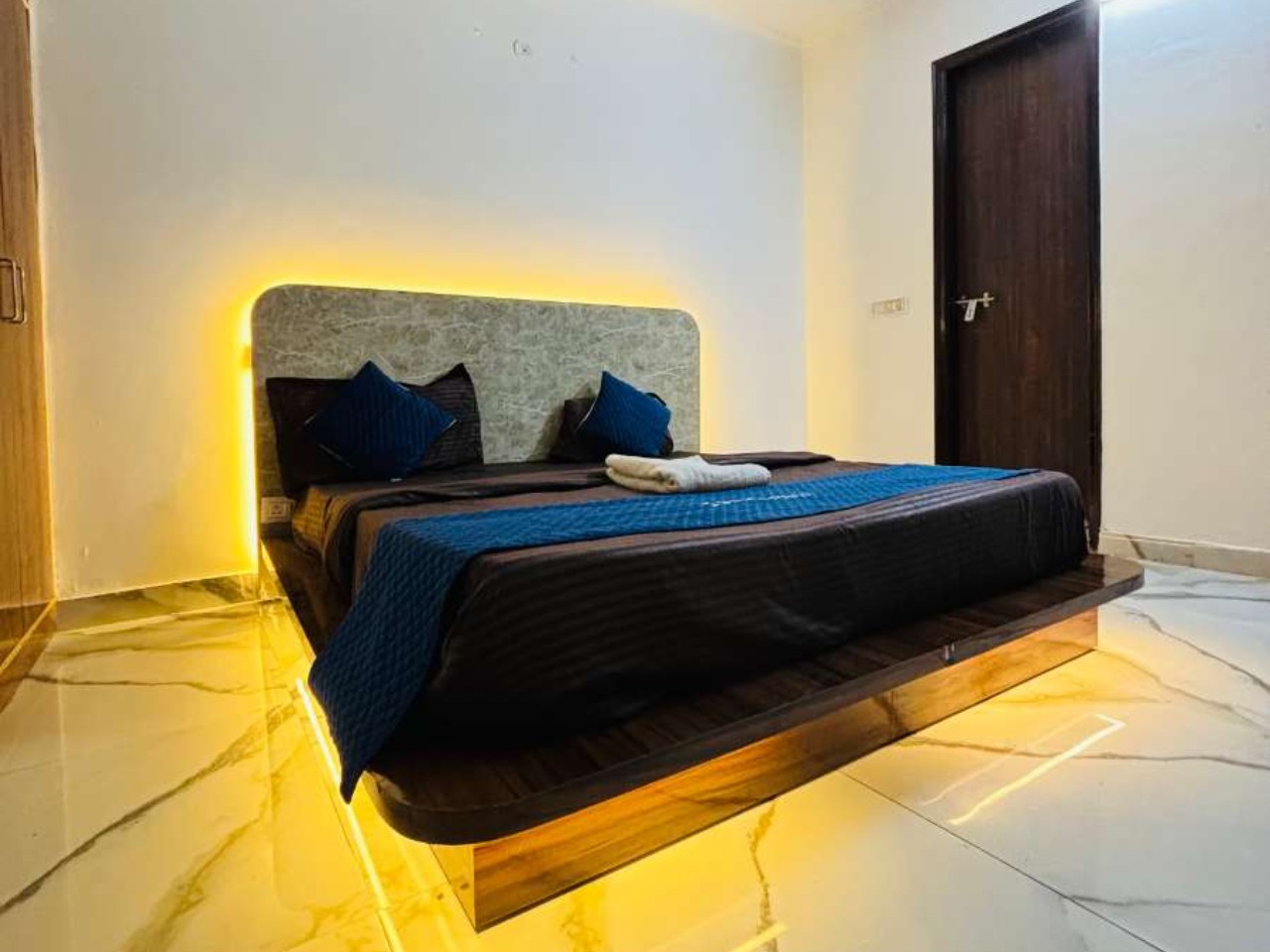 Thehrav Homestay in Delhi