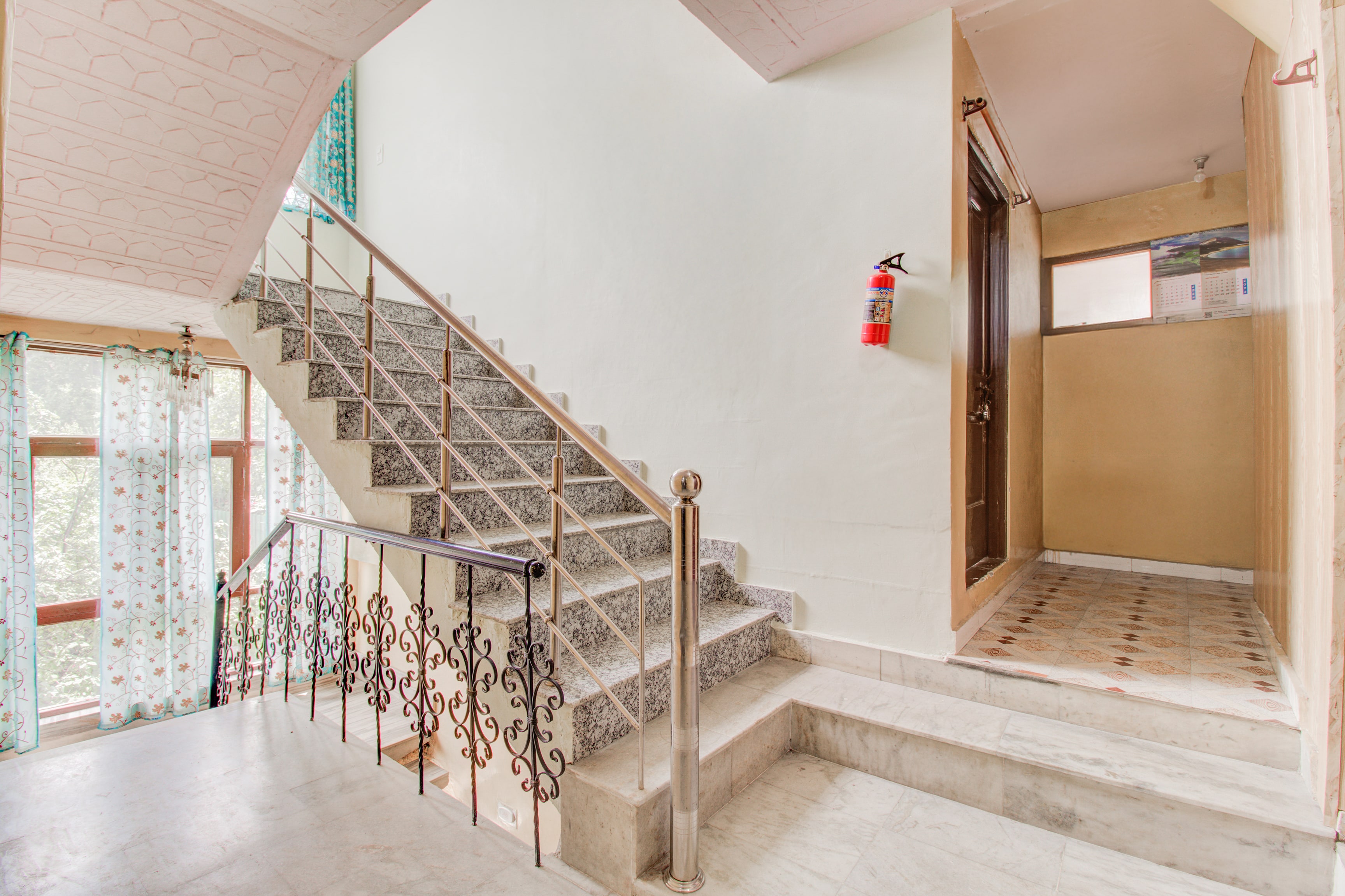 Collection O Airport Road Solina in Srinagar