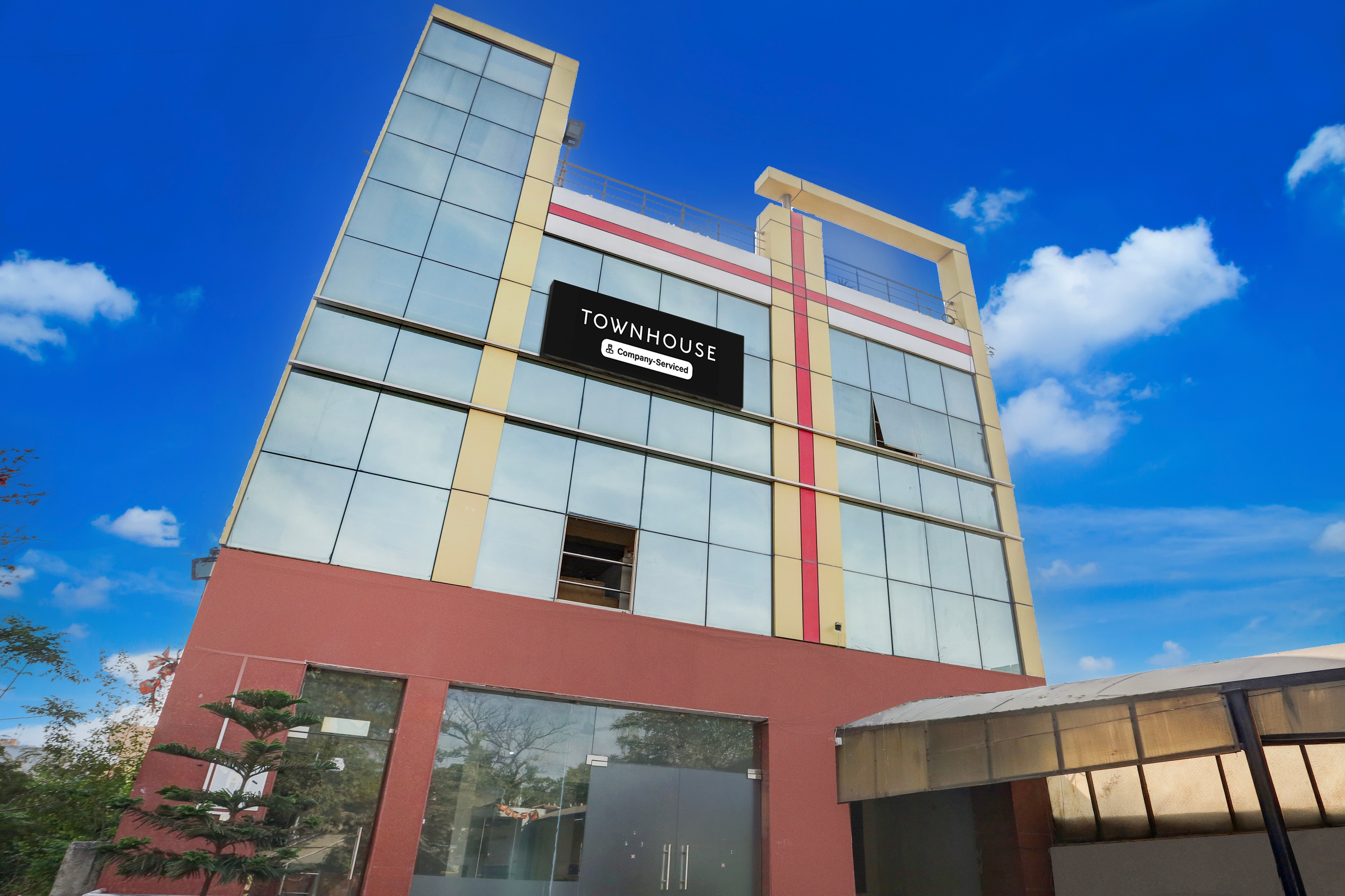 Super Townhouse Sector 4 Gurgaon in Gurgaon