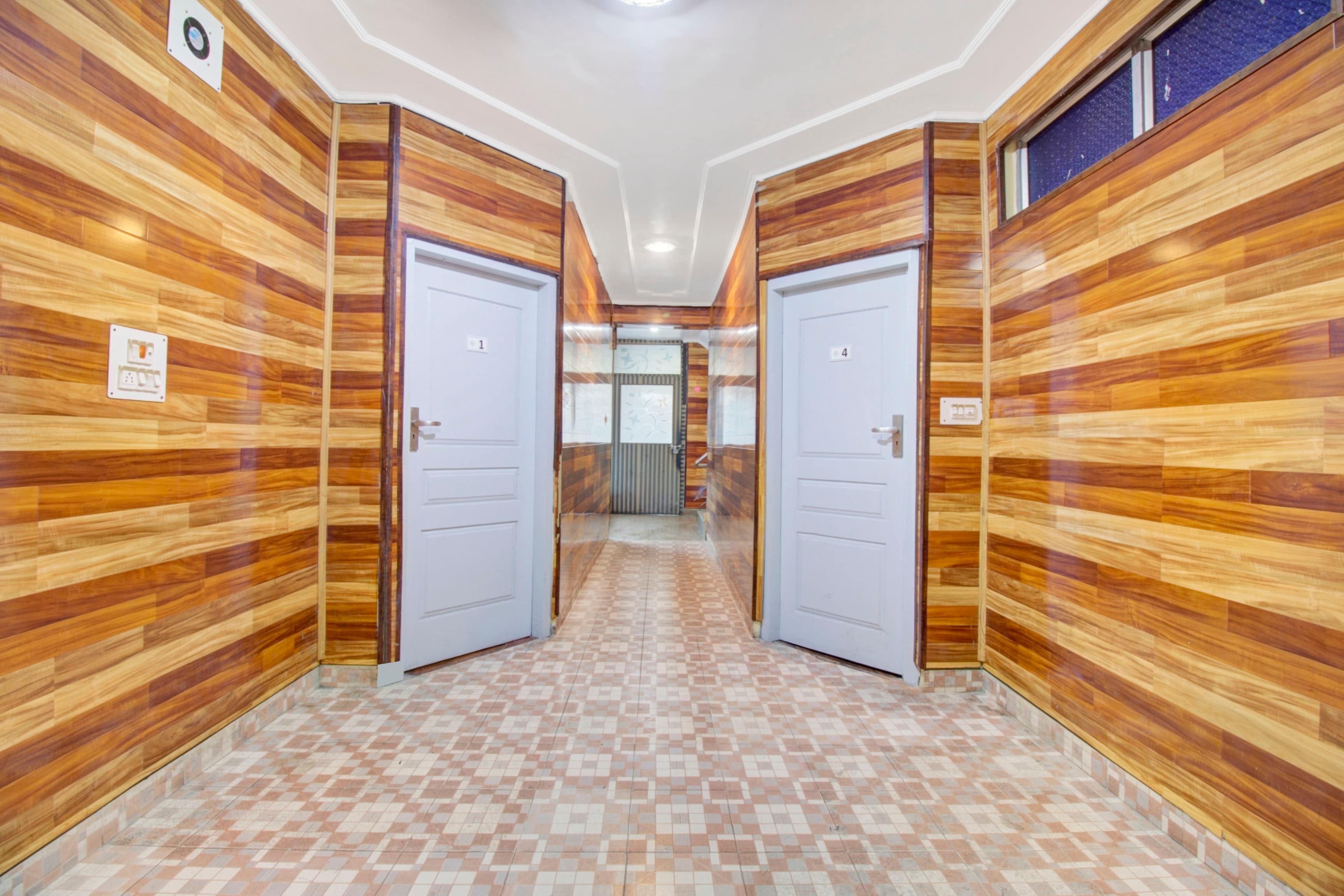 Super Hotel O Zero Bridge Formerly New Time Star in Srinagar