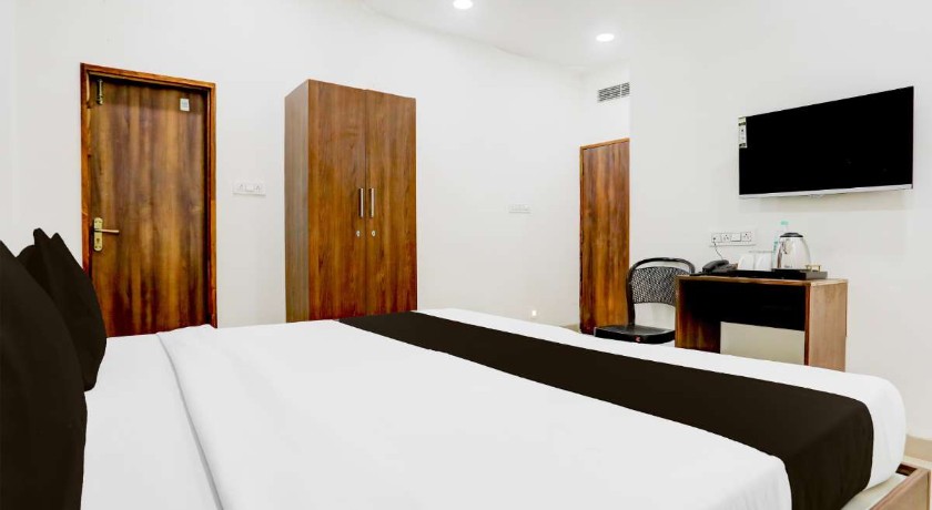 Super Townhouse DAVV University Indore Formerly Indrapuri in Indore