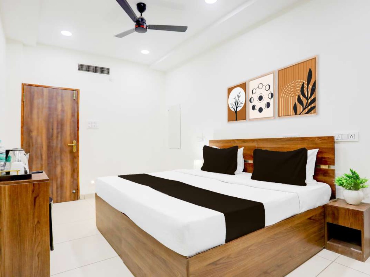 Super Townhouse DAVV University Indore Formerly Indrapuri in Indore