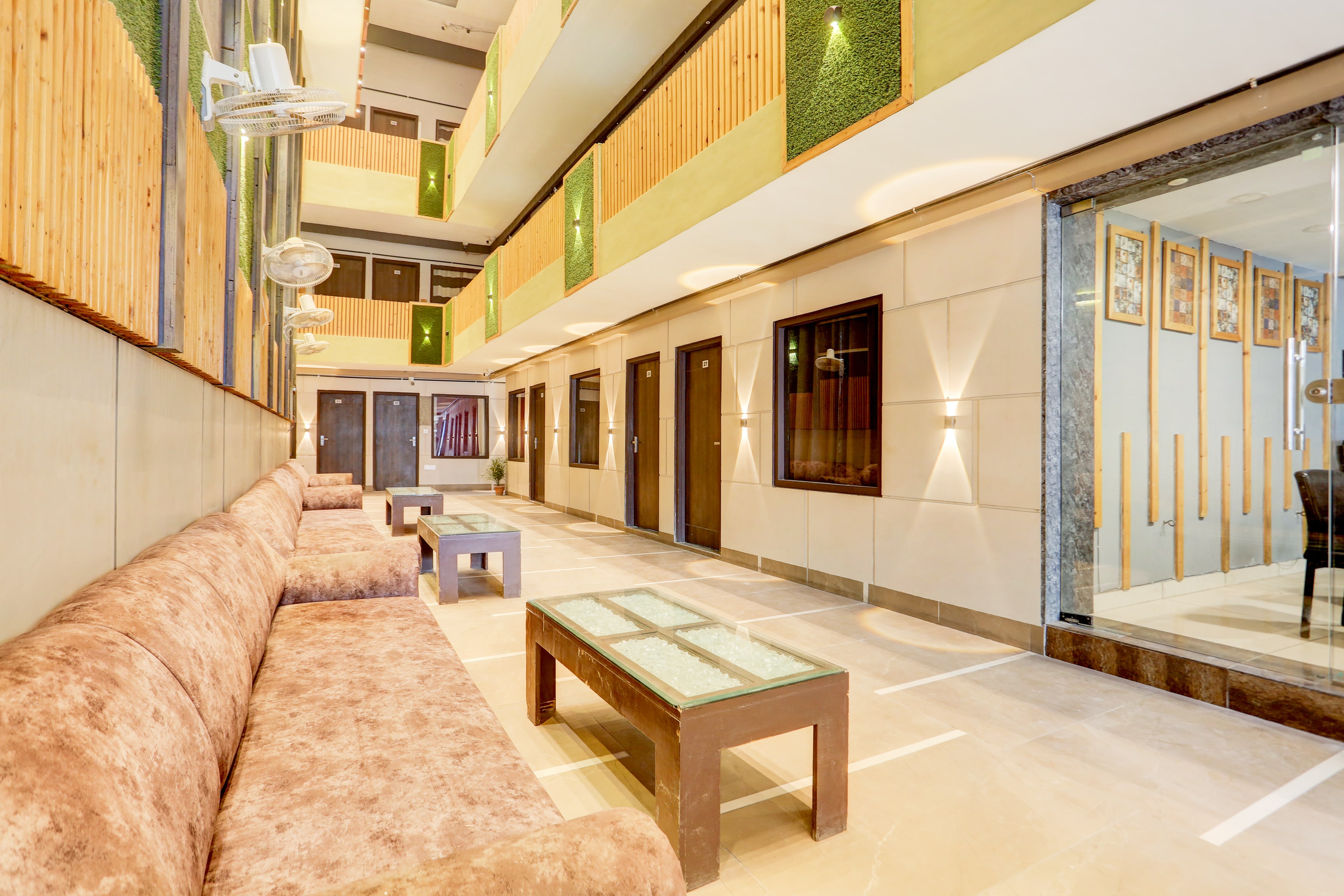 Super Townhouse Haibowal Chowk in Ludhiana