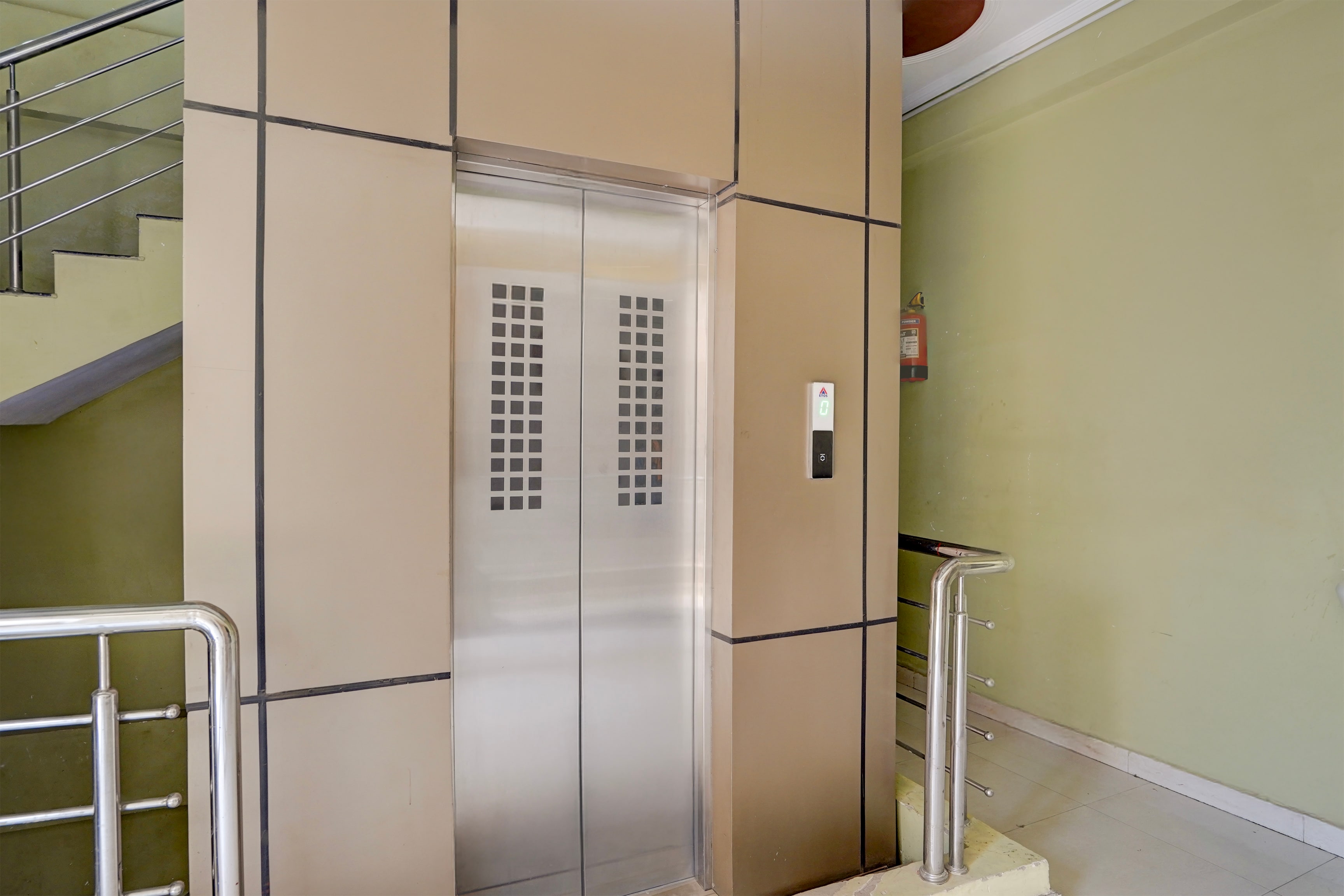 Super Hotel O Subedarganj Railway Junction Formerly Krishna Inn in Prayagraj