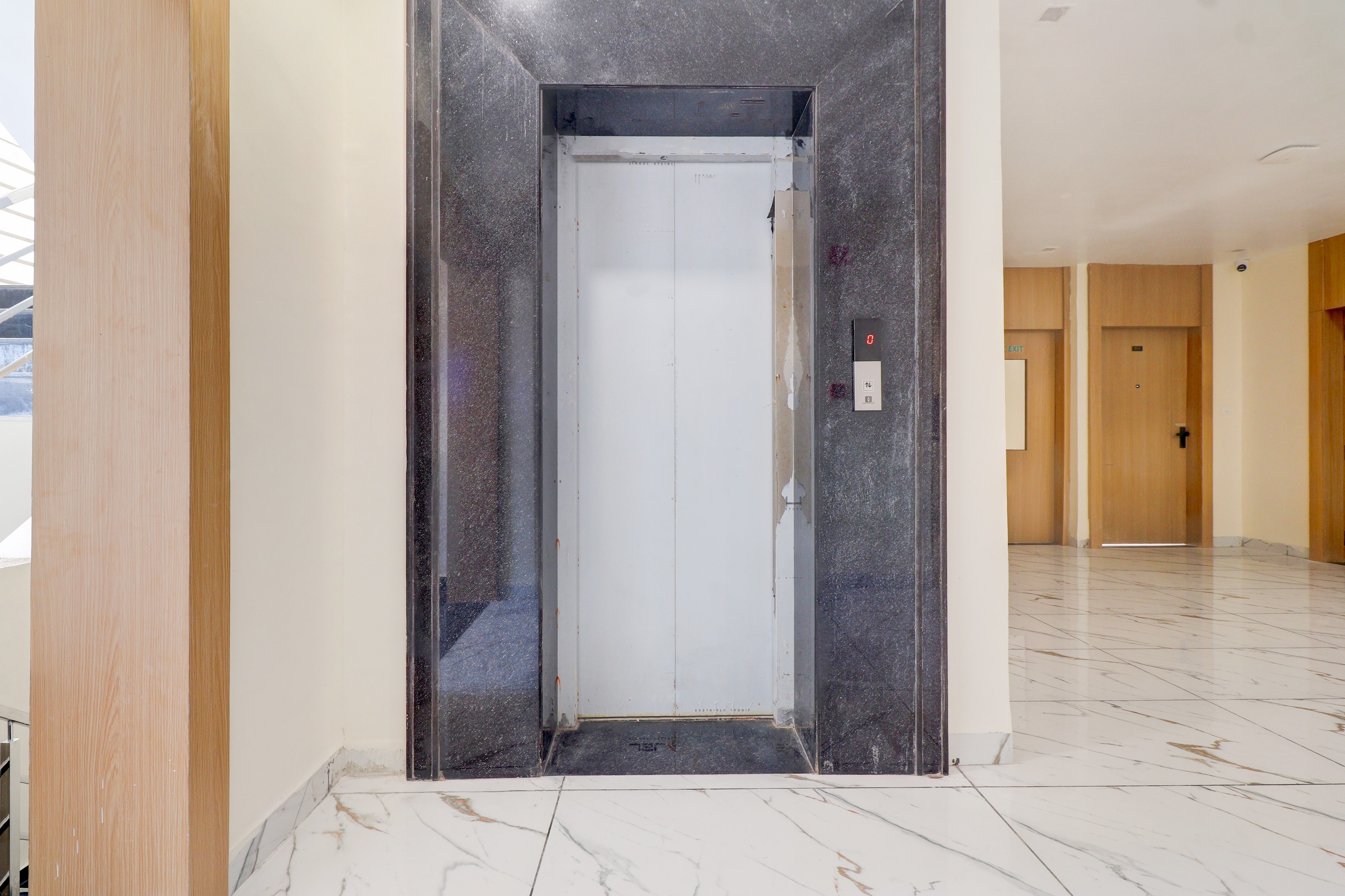 Super Townhouse Oak Army Aviation Base Jhansi in Jhansi