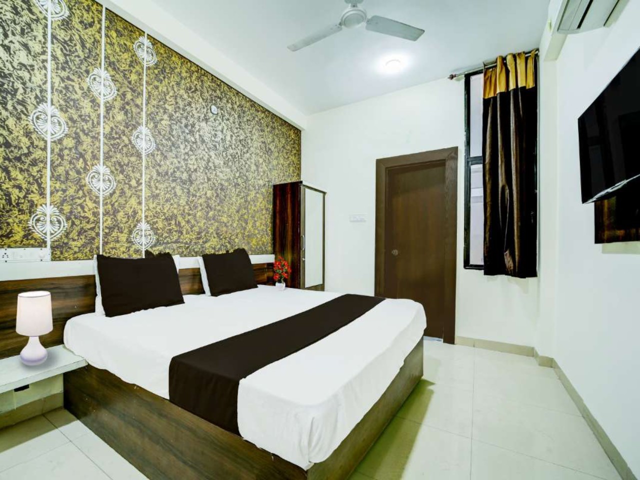 Super Collection O Hotel SP14 in Indore