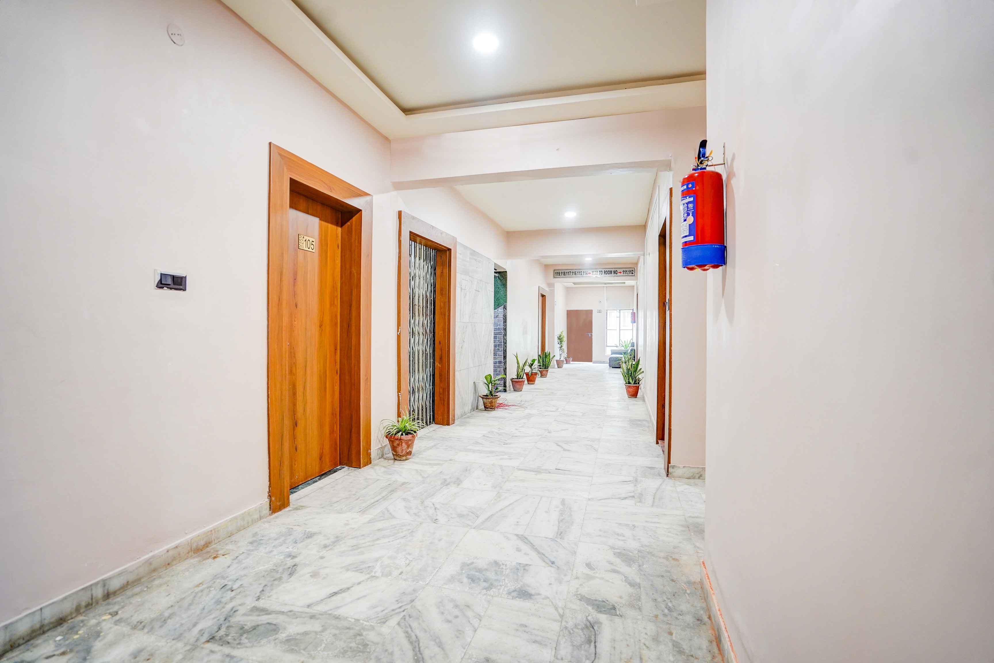 Super Collection O Ratan Lal Nagar in Kanpur