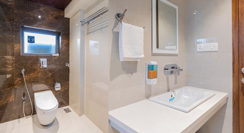 Hotel Seven Oaks in Navi Mumbai