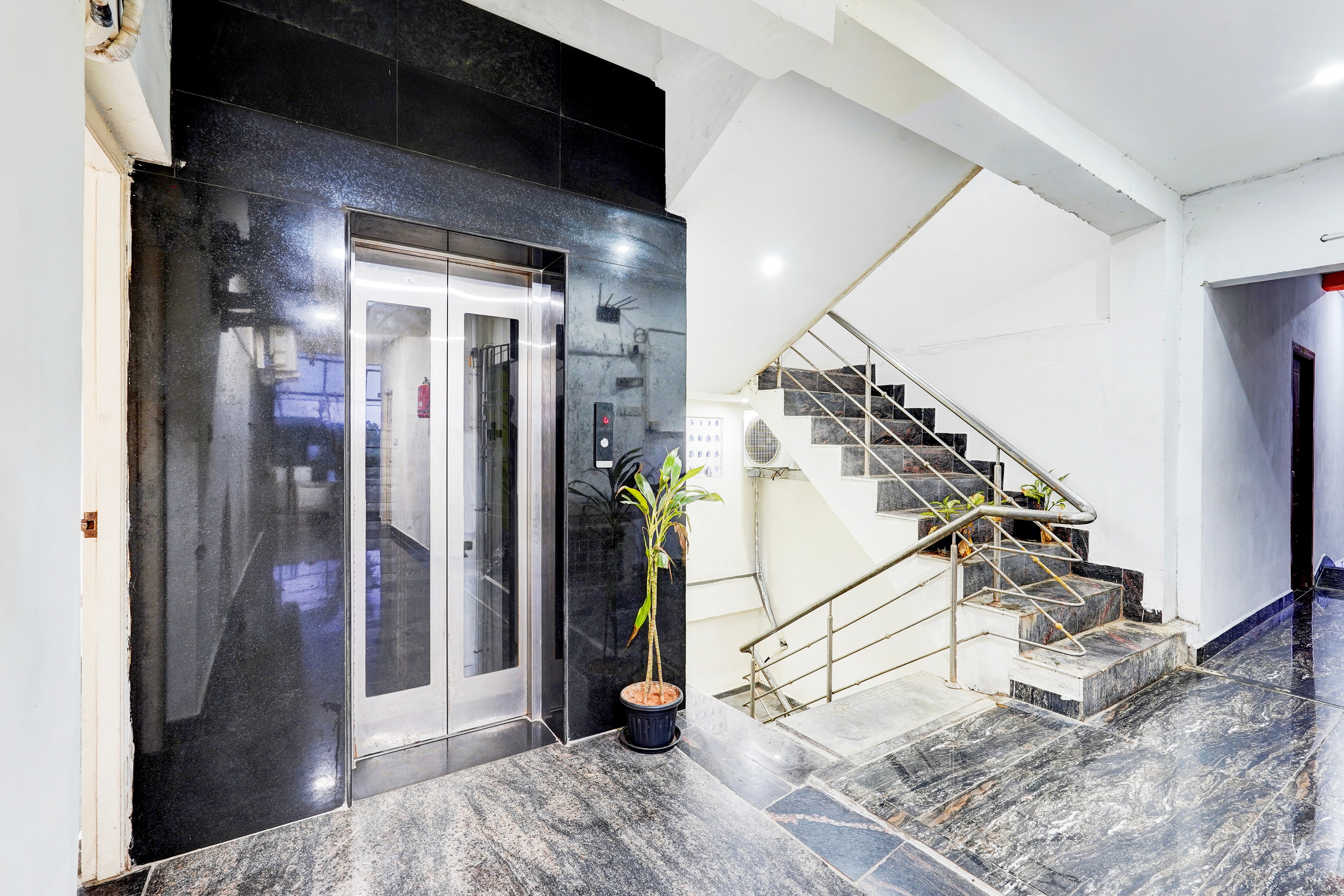 Super Collection O Mahabalipuram in Chennai