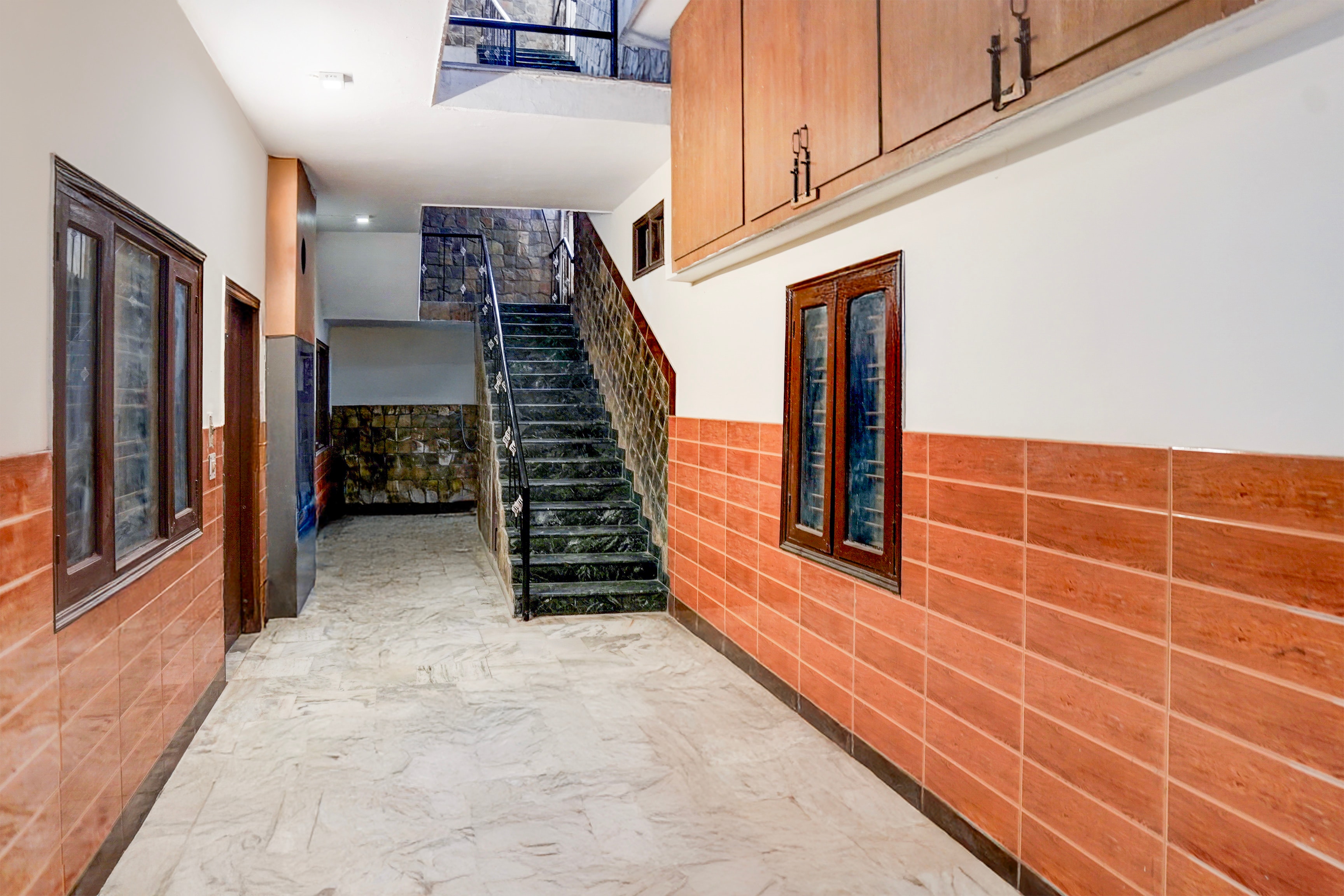 Super Hotel O Tyagi Road near Railway Station in Dehradun