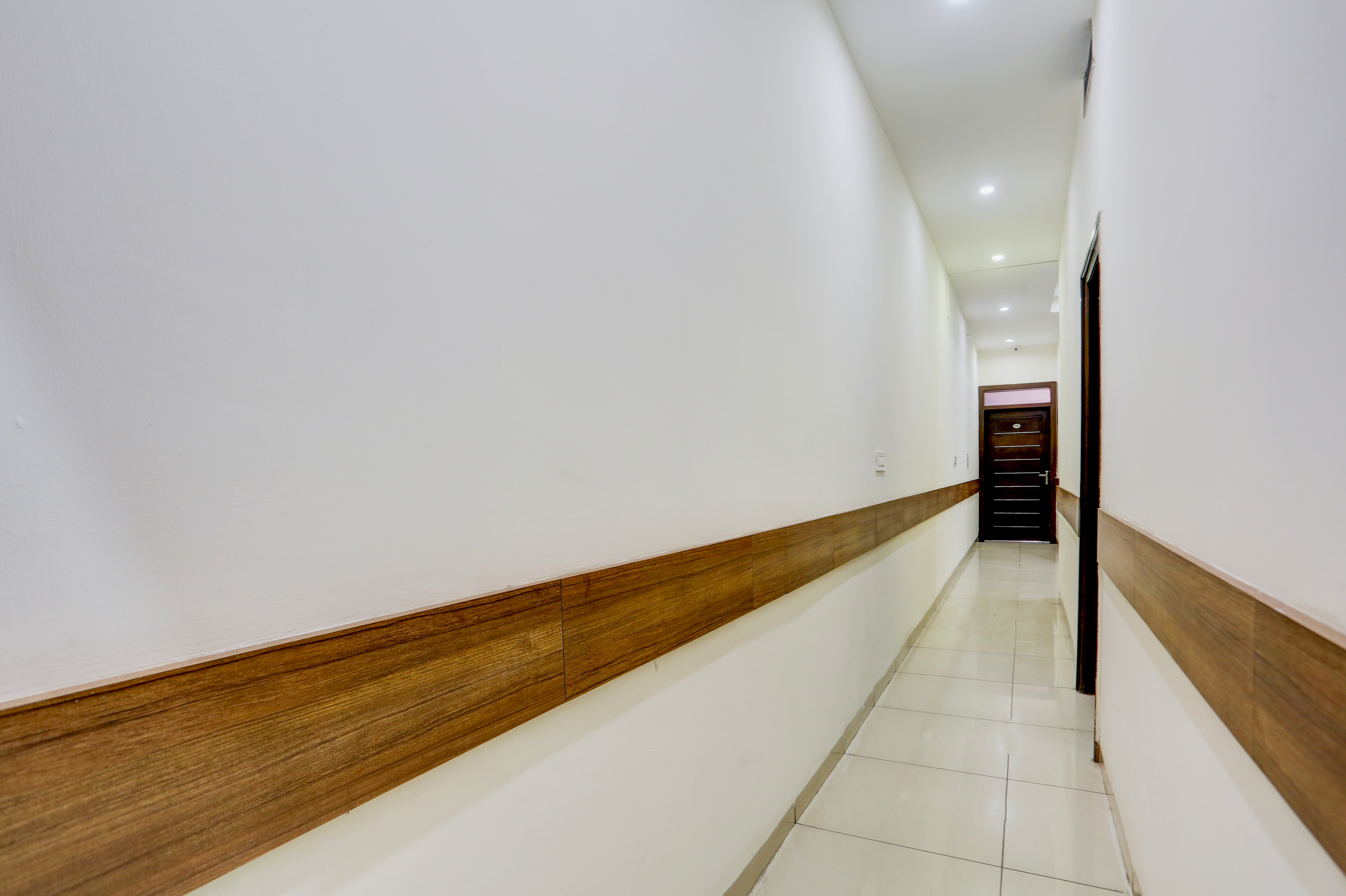 Super Hotel O Lohgarh Road Zirakpur Formerly JB Plaza in Zirakpur