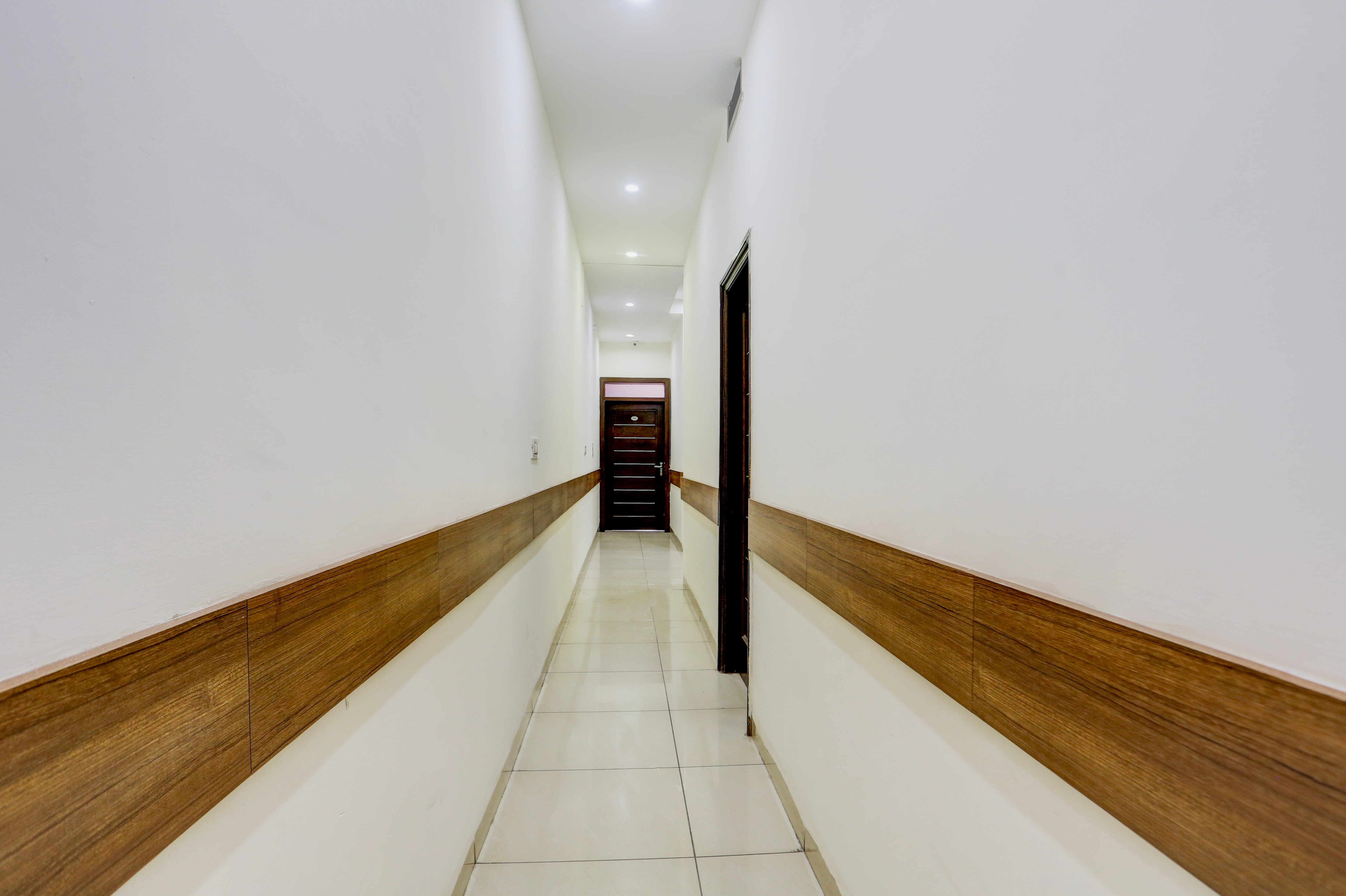 Super Hotel O Lohgarh Road Zirakpur Formerly JB Plaza in Zirakpur