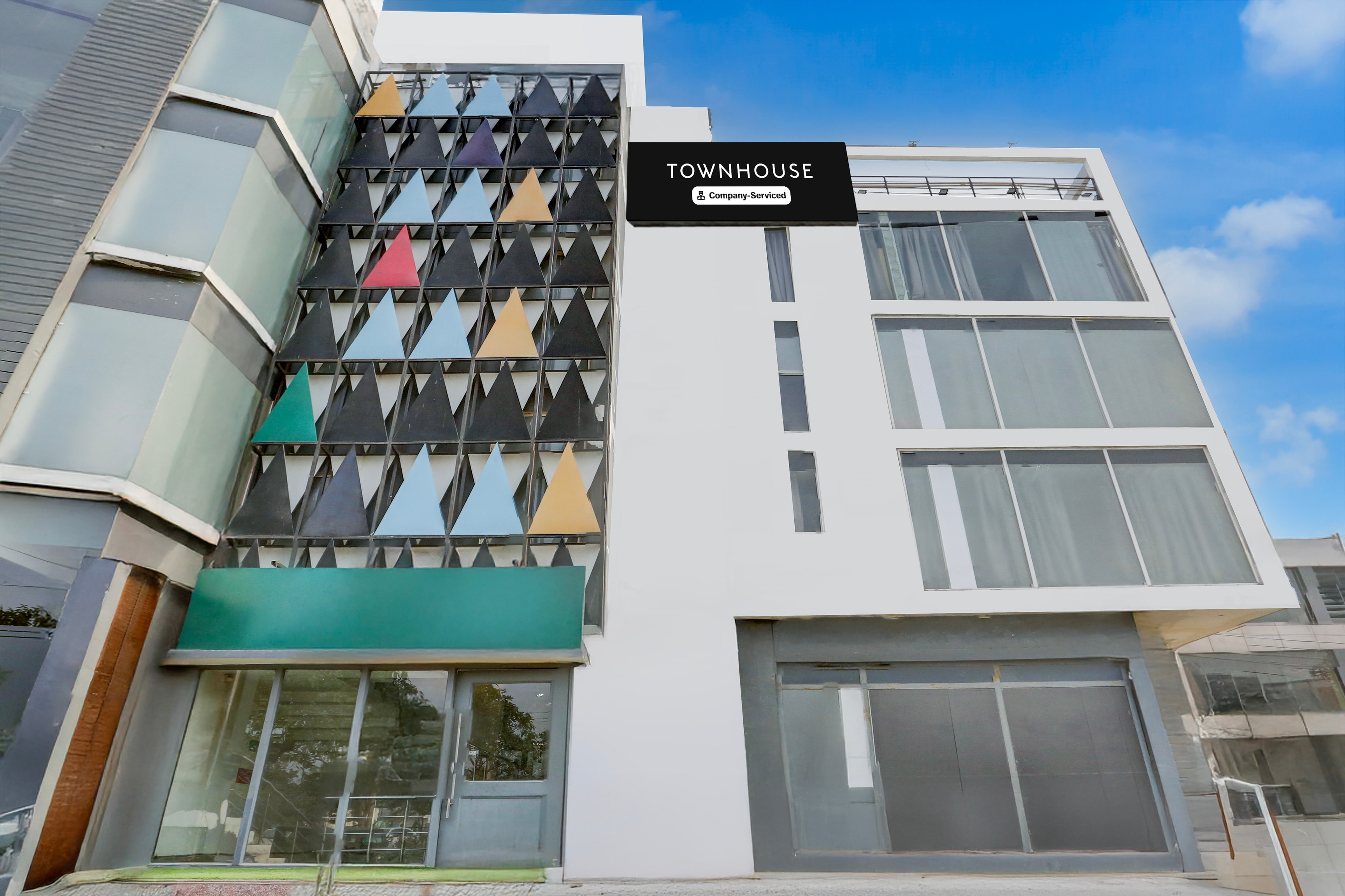 Super Townhouse Sector 64 Near WorldMark Gurugram Formerly Vero in Gurgaon