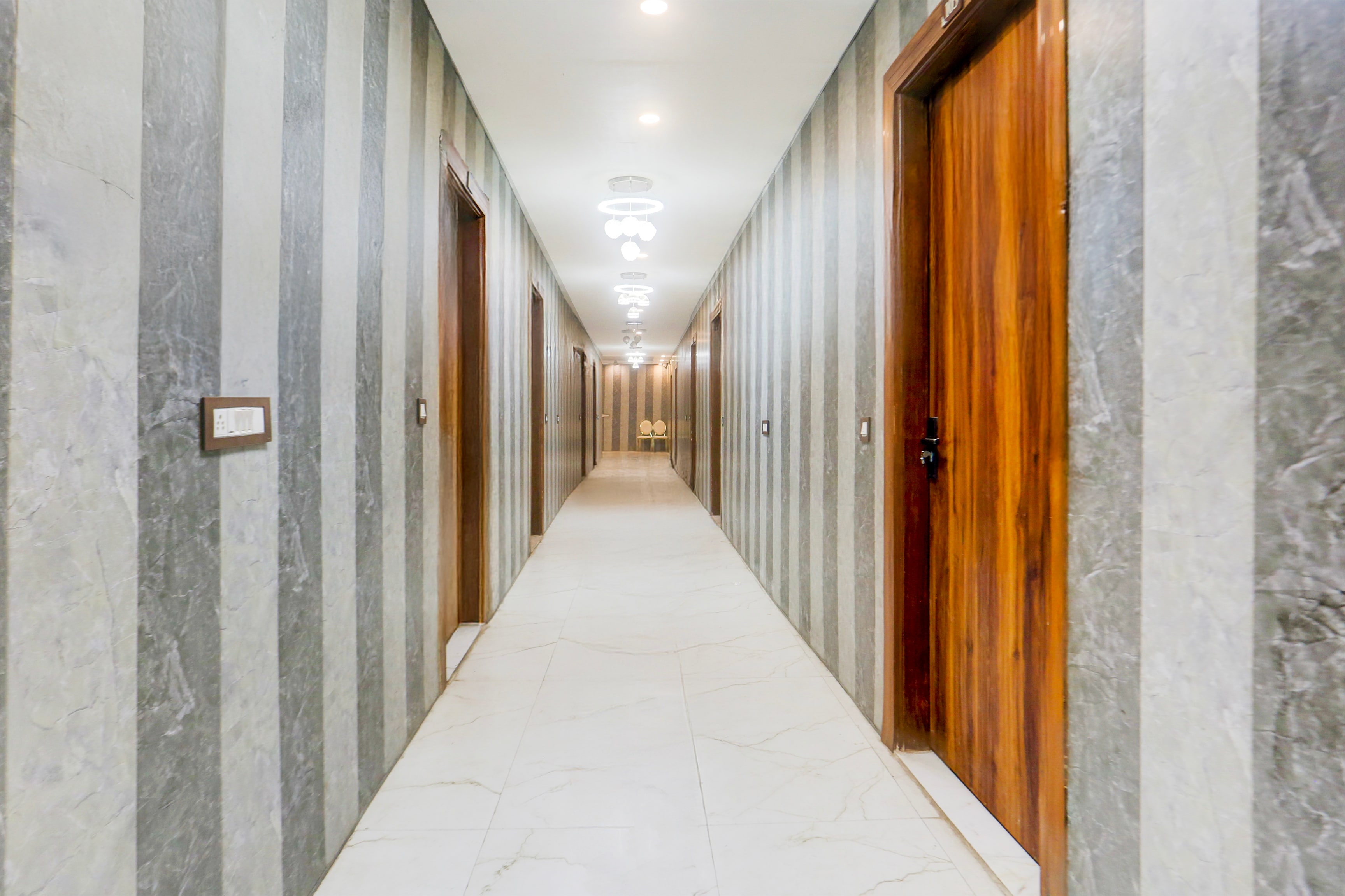 Townhouse Faridabad Railway Station Formerly Hotel Royals Paradaise in Faridabad