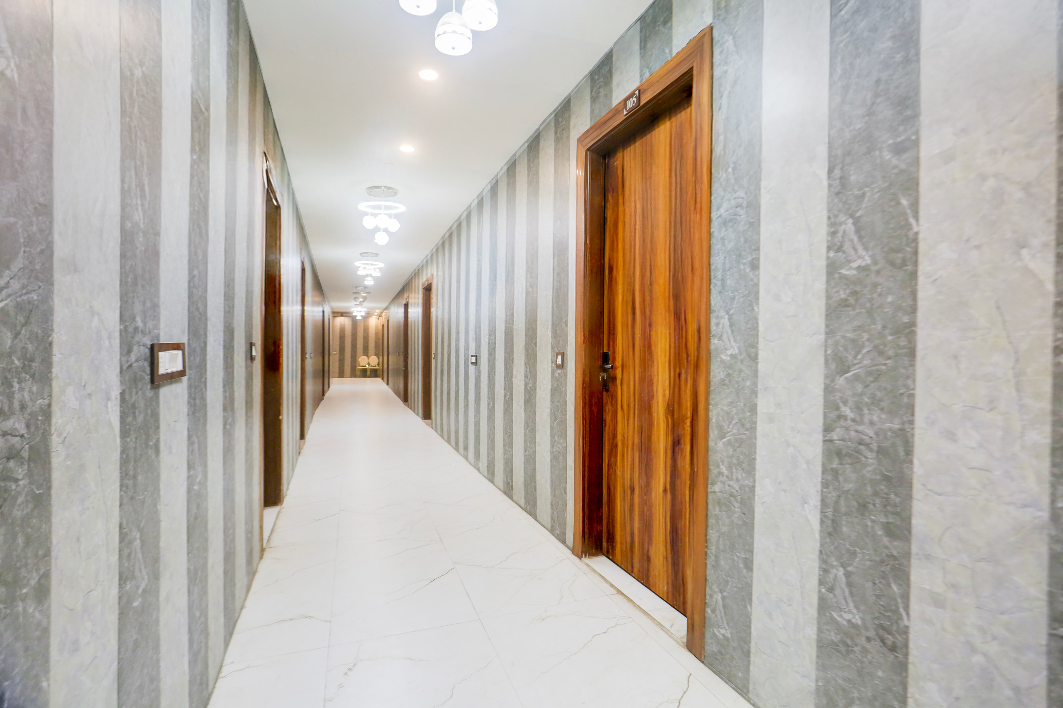 Townhouse Faridabad Railway Station Formerly Hotel Royals Paradaise in Faridabad