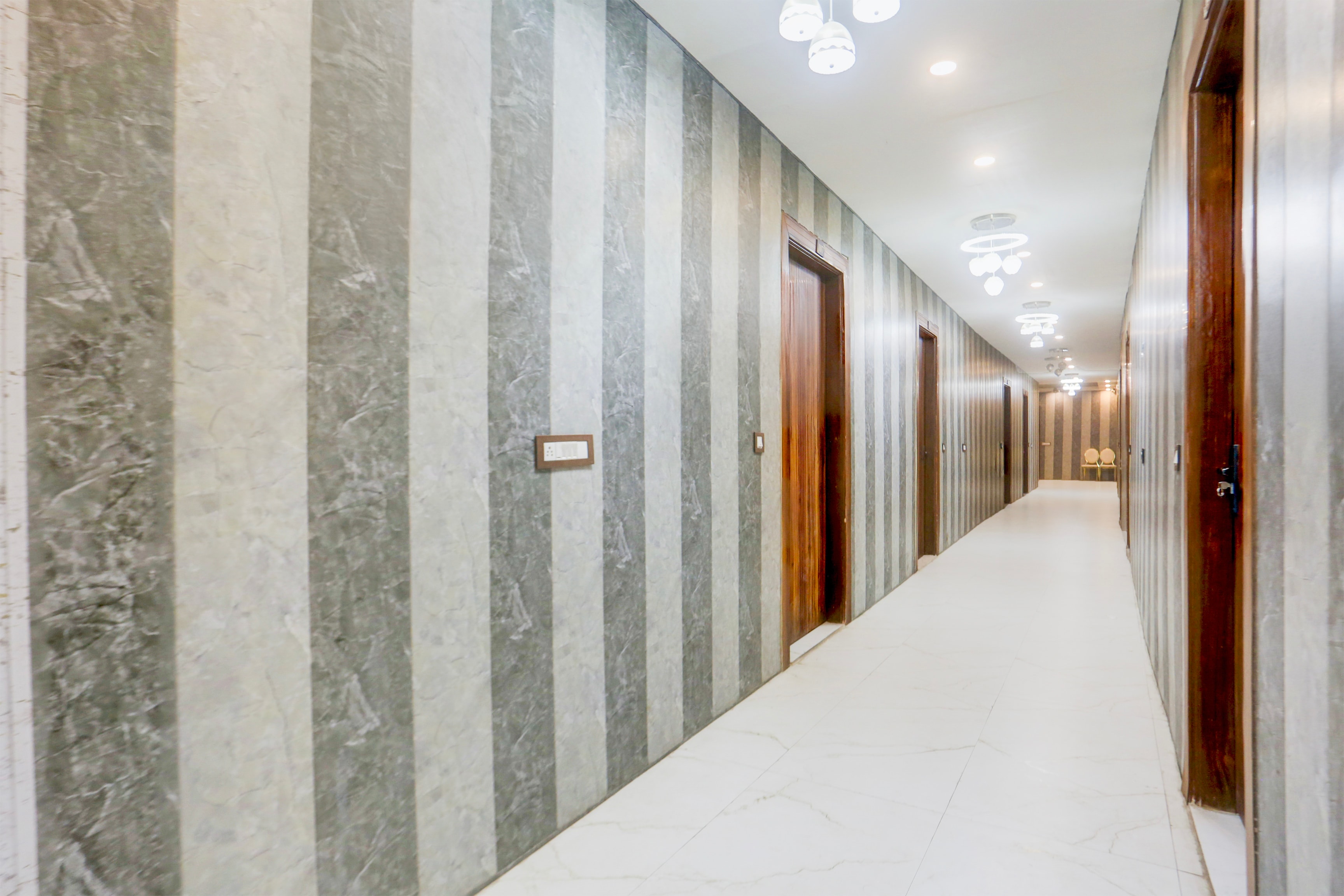 Townhouse Faridabad Railway Station Formerly Hotel Royals Paradaise in Faridabad