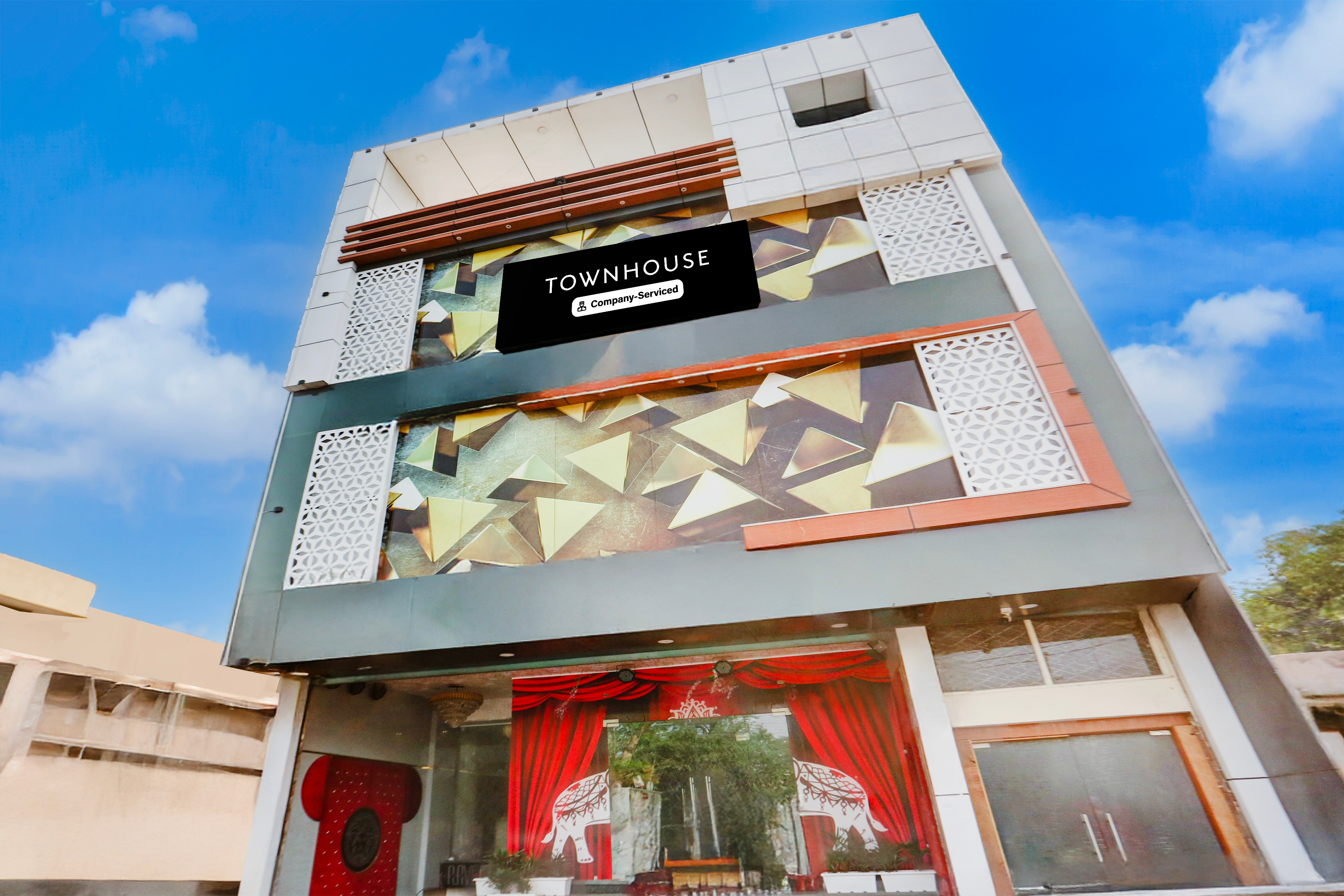 Townhouse Faridabad Railway Station Formerly Hotel Royals Paradaise in Faridabad